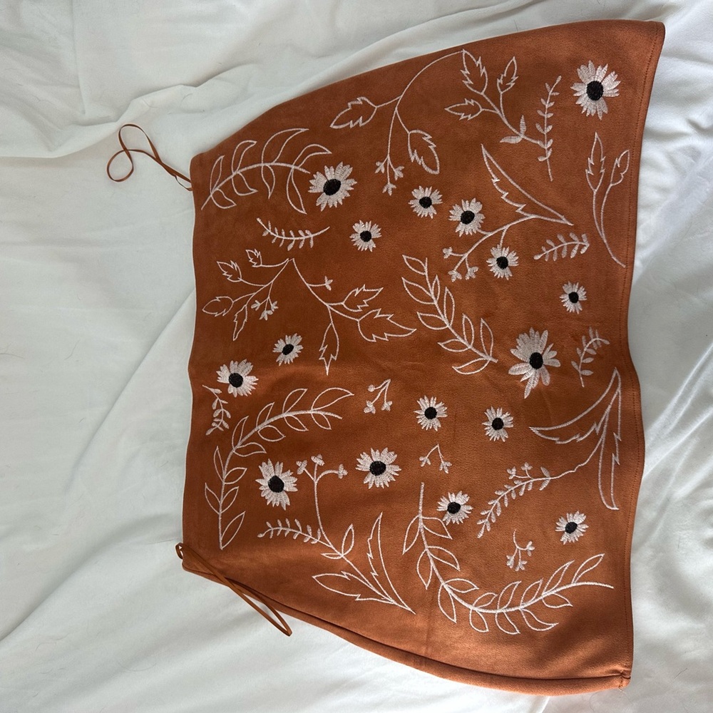Francesca's Collections Rust Embroidered Floral Mini Skirt